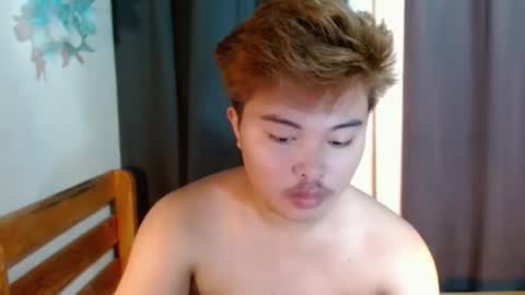urpinoyjohnx online show from October 15, 12:11 am