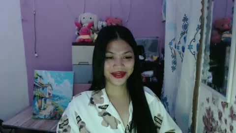 Snapshot of urpreciouspinayxxx chatting on March 15, 11:22 pm hi im kim online show from March 15, 11:22 pm