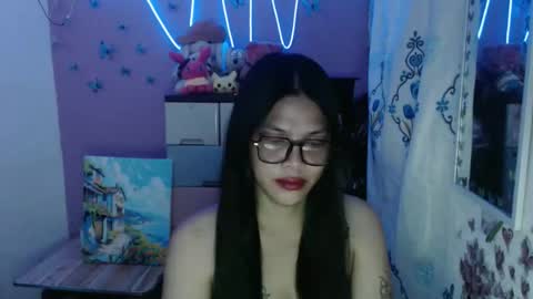 Snapshot of urpreciouspinayxxx chatting on March 21, 1:10 am hi im kim online show from March 21, 1:10 am