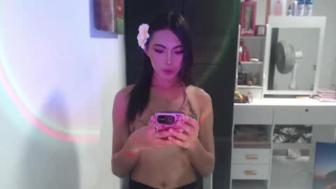 urpretty_mistake online show from April 24, 4:48 am