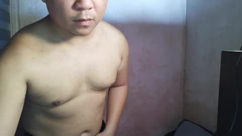 Snapshot of urscott_asiandestroyer chatting on February 7, 7:34 am Miguel online show from February 7, 7:34 am