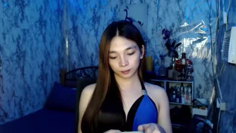 Snapshot of ursexytrans_cum chatting on December 5, 2:31 am Yhana online show from December 5, 2:31 am