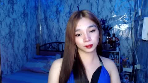 Snapshot of ursexytrans_cum chatting on December 28, 6:29 pm Yhana online show from December 28, 6:29 pm