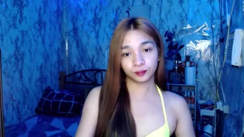 Snapshot of ursexytrans_cum chatting on January 18, 12:02 am Yhana online show from January 18, 12:02 am