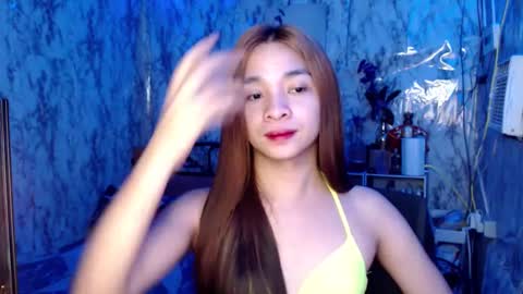 Snapshot of ursexytrans_cum chatting on January 18, 10:17 pm Yhana online show from January 18, 10:17 pm