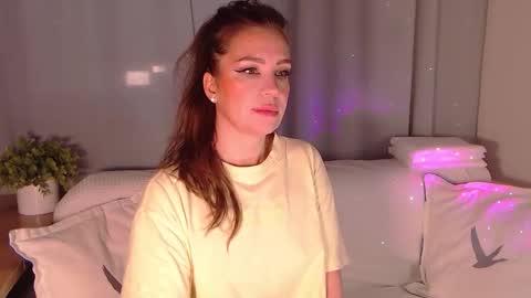 Snapshot of ursilvia1 chatting on November 30, 7:01 am Silvia online show from November 30, 7:01 am