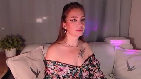 Snapshot of ursilvia1 chatting on December 2, 6:08 am Silvia online show from December 2, 6:08 am