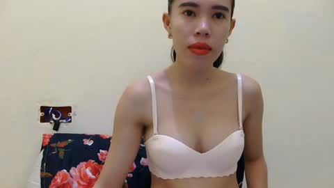 urskinnychix online show from June 20, 12:36 am