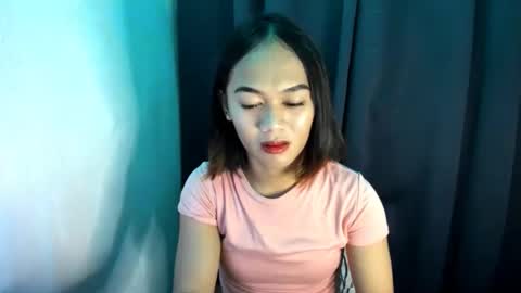 urslutty_mayie online show from November 14, 5:28 am