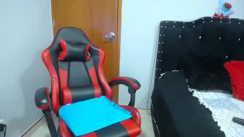 Eveling Blanco  online show from February 3, 2:53 am