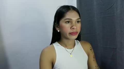 ursweet_zeviixx online show from February 13, 10:33 am