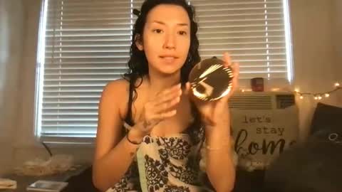 Snapshot of ursweetestlilly chatting on January 8, 3:47 pm Lily online show from January 8, 3:47 pm