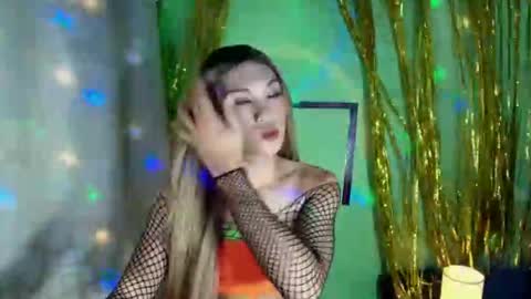 Snapshot of ursweetfucker_kimeya69 chatting on November 20, 12:05 pm ursweetfucker_kimeya69 online show from November 20, 12:05 pm