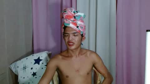 Snapshot of ursweetjena chatting on November 11, 9:53 am JEN online show from November 11, 9:53 am