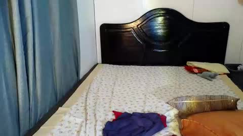 mark online show from April 10, 11:15 am