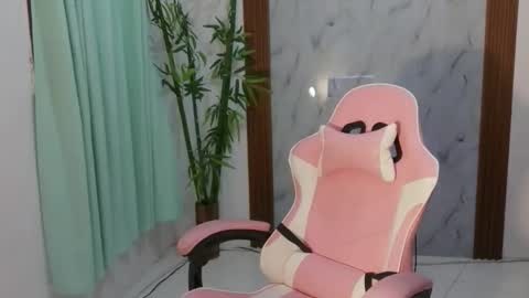 mark online show from April 17, 10:51 am