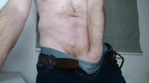 Snapshot of us5030 chatting on December 19, 11:57 pm US5030 online show from December 19, 11:57 pm