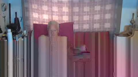 usednotbroken1 online show from March 25, 3:51 pm