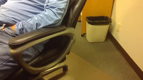 useemie online show from November 11, 7:25 pm