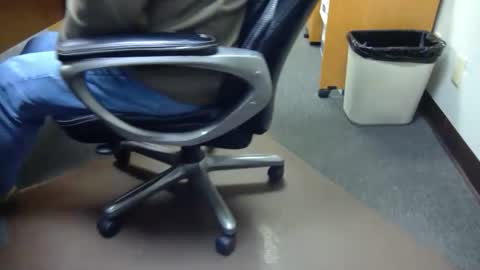 useemie online show from April 13, 6:24 pm