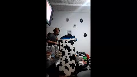 user_of_existance online show from April 4, 1:04 am