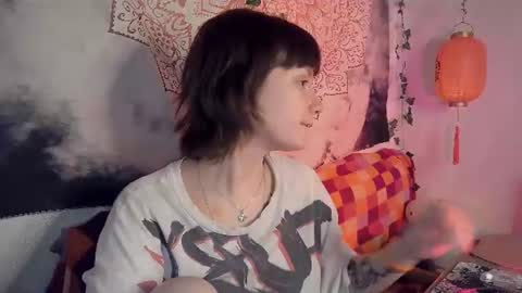 Snapshot of uwujudyosas chatting on June 18, 10:36 pm Judy online show from June 18, 10:36 pm