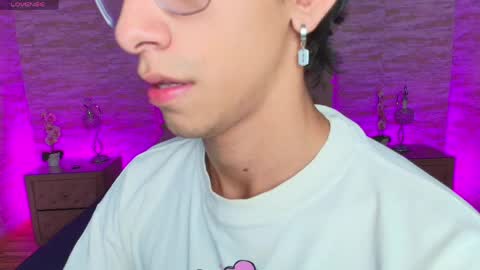 UYUKIE online show from March 27, 2:17 am