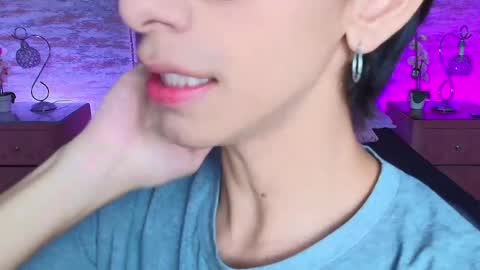 UYUKIE online show from April 14, 2:06 am