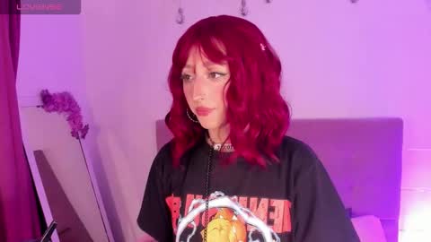 v1cky_ online show from February 2, 11:14 pm