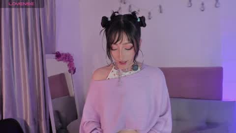v1cky_ online show from May 19, 11:11 pm