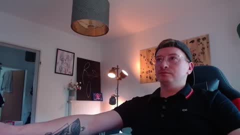 Snapshot of vacation__ chatting on September 30, 2:55 pm vacation__ online show from September 30, 2:55 pm