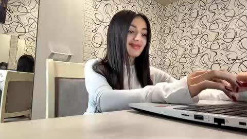 Kiki online show from May 30, 8:33 am