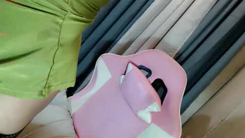 JESS - DONT FORGET TO FOLLOW ME AND GIVE ME THUMBS UP online show from February 13, 2:18 am