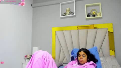 Snapshot of vahiolet_fuentes chatting on May 2, 3:00 am vahioleth online show from May 2, 3:00 am