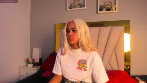 Snapshot of vahiolet_fuentes chatting on May 8, 3:23 am vahioleth online show from May 8, 3:23 am