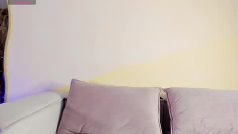 Snapshot of vahl_ chatting on September 18, 2:35 am Vahl new and only account online show from September 18, 2:35 am