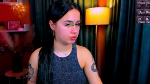 vaiolet_lovely online show from May 5, 7:00 pm