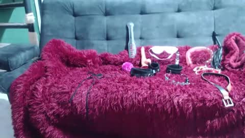 Snapshot of vaiolet_miss chatting on October 9, 7:17 am vaiolet online show from October 9, 7:17 am