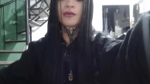 Snapshot of vaiolet_miss chatting on October 14, 5:30 am vaiolet online show from October 14, 5:30 am