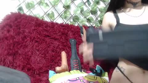 Snapshot of vaiolet_miss chatting on October 28, 5:11 am vaiolet online show from October 28, 5:11 am