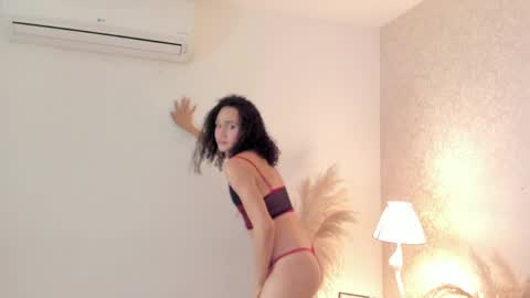 Snapshot of vaioletgirl_1 chatting on April 28, 10:37 pm Vaiolet online show from April 28, 10:37 pm