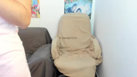 Vaiolet1314 online show from September 10, 10:54 pm