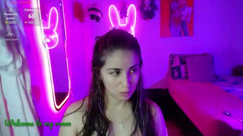 Snapshot of val_angelll chatting on July 2, 3:06 am valentina online show from July 2, 3:06 am