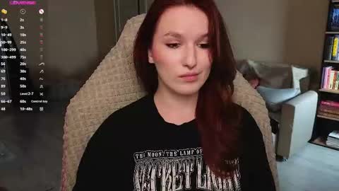 Snapshot of val_manson chatting on December 4, 8:39 pm Val online show from December 4, 8:39 pm