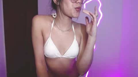 Hi I am Valcooky online show from May 26, 4:30 am