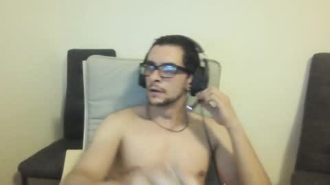 Snapshot of valdivar__ chatting on June 25, 2:33 am valdivar__ online show from June 25, 2:33 am