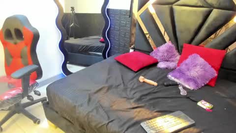 Snapshot of valen_cute22 chatting on May 21, 11:12 pm valentina online show from May 21, 11:12 pm