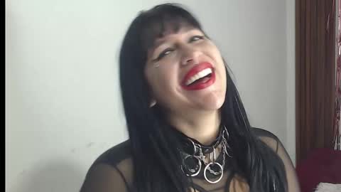 Snapshot of valen_ross7 chatting on February 24, 10:24 am valen_ross7 online show from February 24, 10:24 am