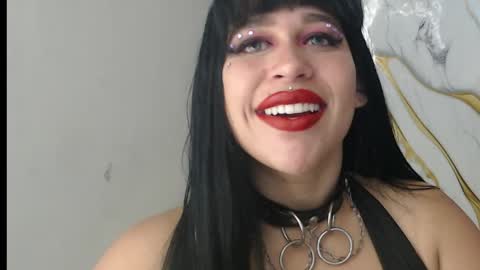 Snapshot of valen_ross7 chatting on April 21, 8:53 am valen_ross7 online show from April 21, 8:53 am