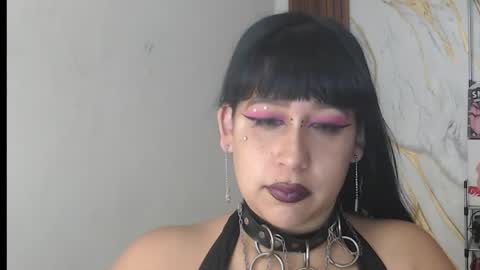 Snapshot of valen_ross7 chatting on June 3, 8:50 am valen_ross7 online show from June 3, 8:50 am